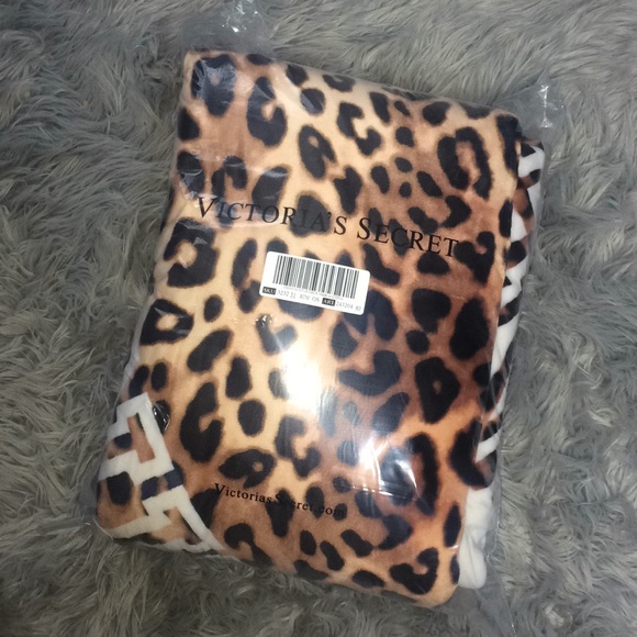 Victoria secret pink soft Sherpa blanket leopard - Picture 2 of 6
